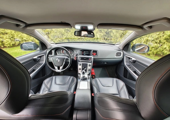 Volvo V60 cena 53500 przebieg: 202000, rok produkcji 2016 z Wolin małe 352